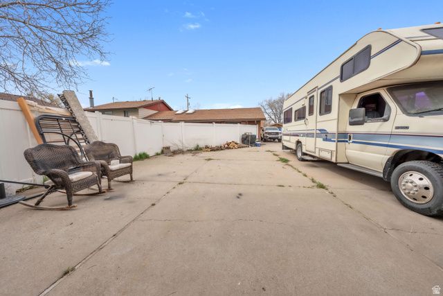 1198 N 3000 W, Clinton, UT 84015