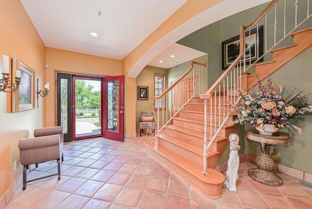 17029 Chieftain Road, Tonganoxie, KS 66086