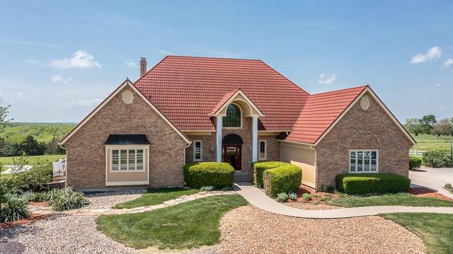 17029 Chieftain Road, Tonganoxie, KS 66086