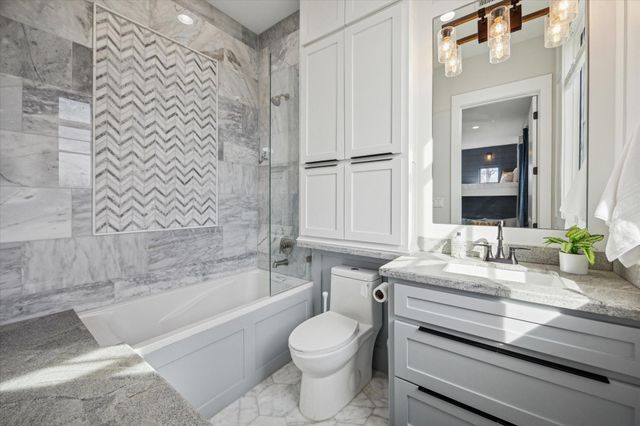 430 Fenn Street, Houston, TX 77018