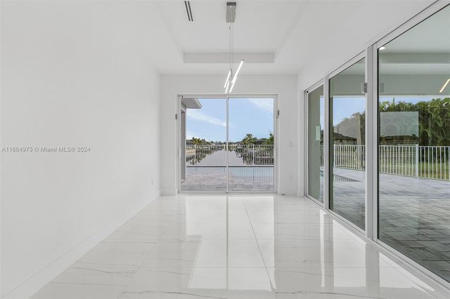 2207 SW 32TH ST, Cape Coral, FL 33914