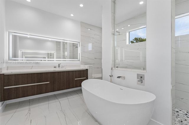 2207 SW 32TH ST, Cape Coral, FL 33914