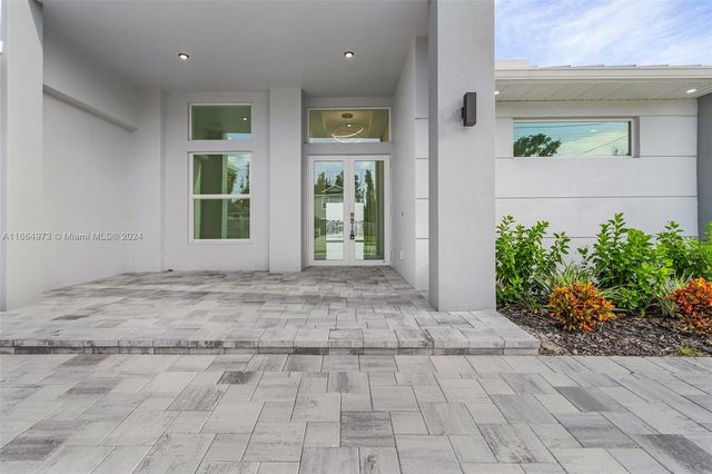 2207 SW 32TH ST, Cape Coral, FL 33914