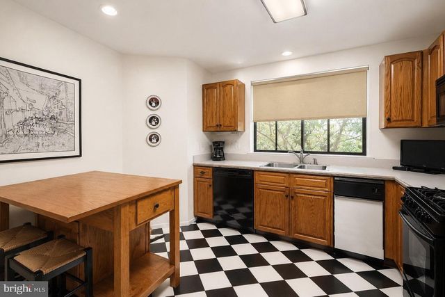 460 SAYRE DR, Princeton, NJ 08540