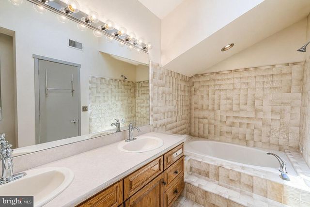 460 SAYRE DR, Princeton, NJ 08540