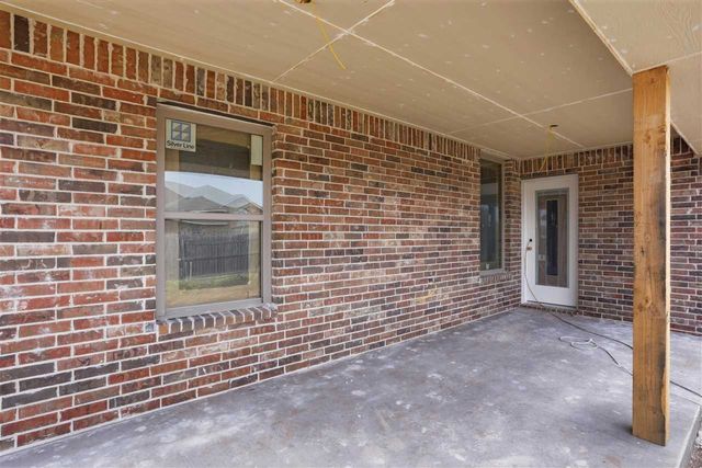 207 Pine Ave, Cache, OK 73527