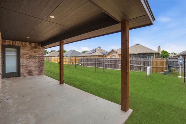 207 Pine Ave, Cache, OK 73527