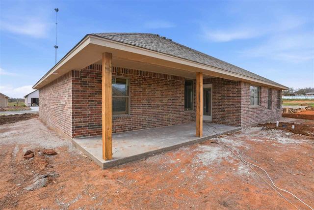 207 Pine Ave, Cache, OK 73527