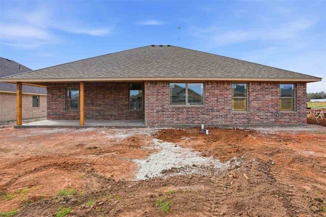 207 Pine Ave, Cache, OK 73527