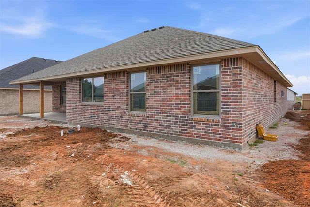 207 Pine Ave, Cache, OK 73527