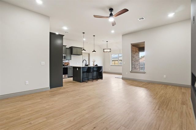 207 Pine Ave, Cache, OK 73527
