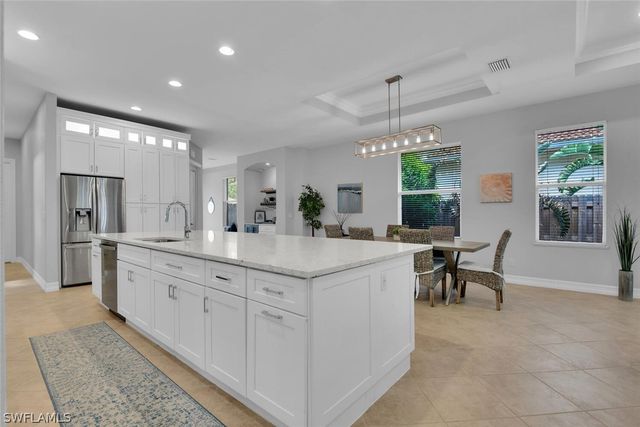 590 110th AVE N, Naples, FL 34108