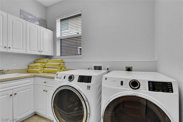 590 110th AVE N, Naples, FL 34108