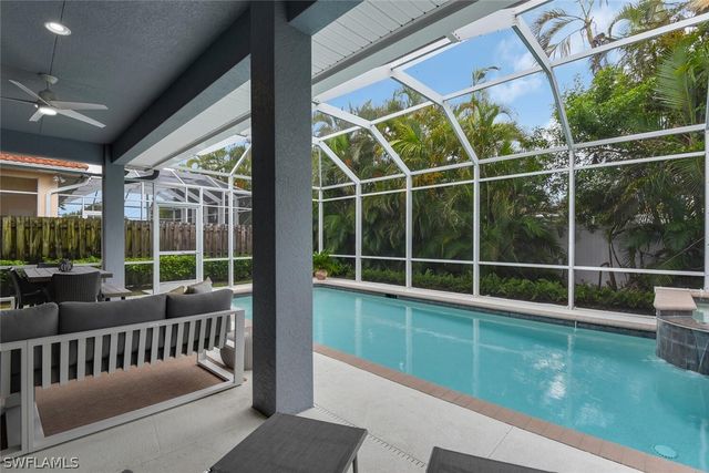 590 110th AVE N, Naples, FL 34108