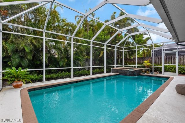 590 110th AVE N, Naples, FL 34108