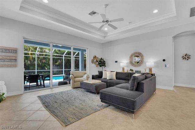 590 110th AVE N, Naples, FL 34108