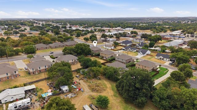 809 Jameson Street, Weatherford, TX 76086