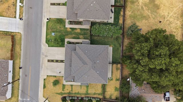 809 Jameson Street, Weatherford, TX 76086