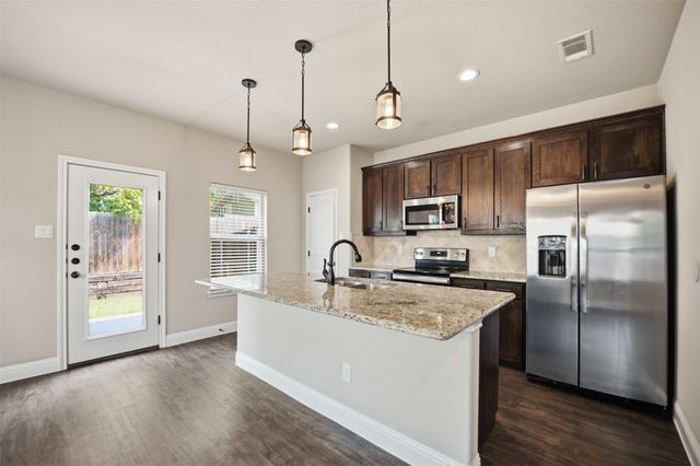 809 Jameson Street, Weatherford, TX 76086