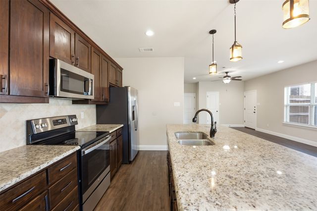 809 Jameson Street, Weatherford, TX 76086