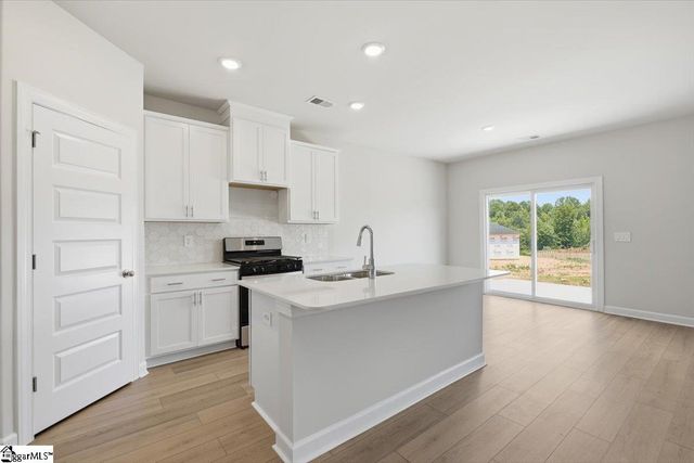 726 Parry Court, Woodruff, SC 29388