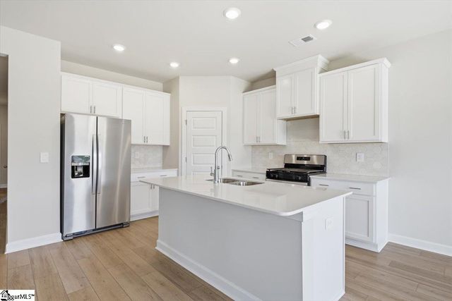 726 Parry Court, Woodruff, SC 29388