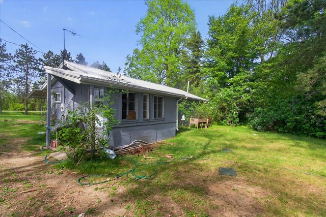 11148 E Howard City Edmore Road, Riverdale, MI 48877