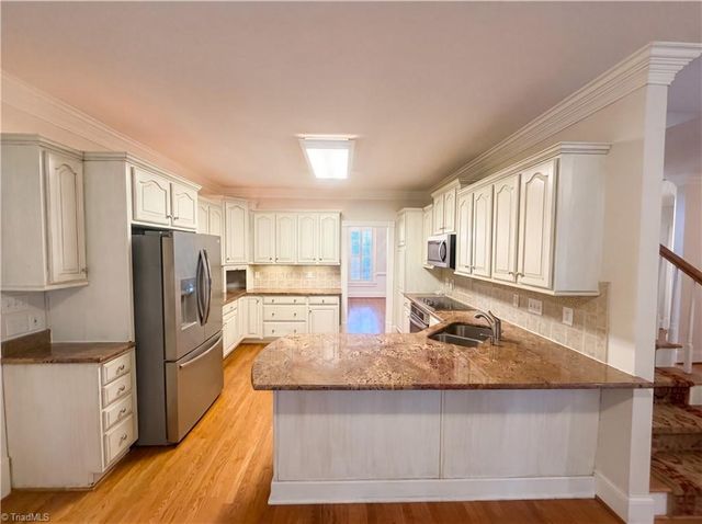 3800 Crosstimbers Drive, Greensboro, NC 27410