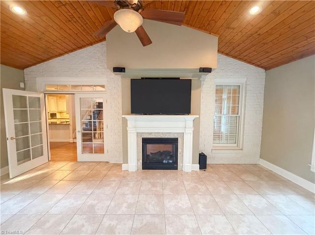 3800 Crosstimbers Drive, Greensboro, NC 27410