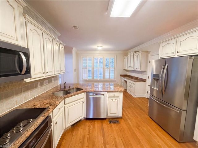 3800 Crosstimbers Drive, Greensboro, NC 27410