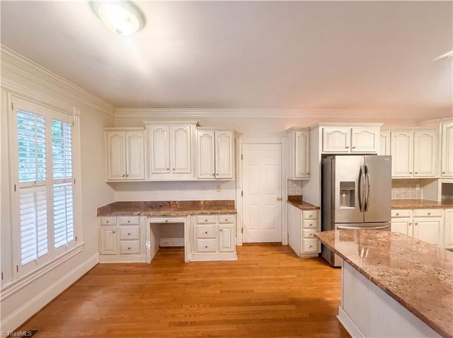 3800 Crosstimbers Drive, Greensboro, NC 27410