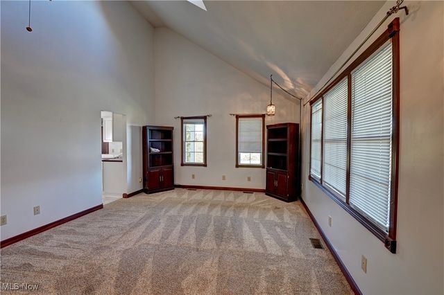 577 May Valley Road SW, New Philadelphia, OH 44663