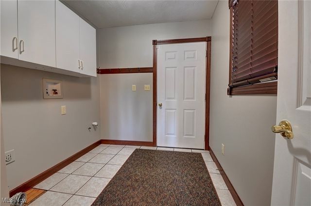 577 May Valley Road SW, New Philadelphia, OH 44663