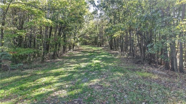 577 May Valley Road SW, New Philadelphia, OH 44663