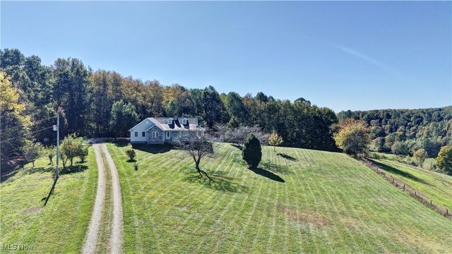 577 May Valley Road SW, New Philadelphia, OH 44663