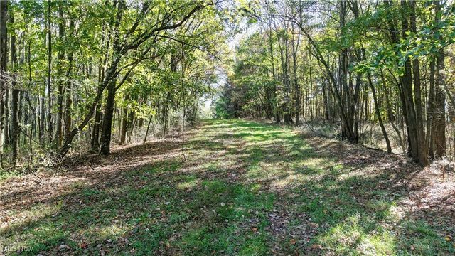 577 May Valley Road SW, New Philadelphia, OH 44663