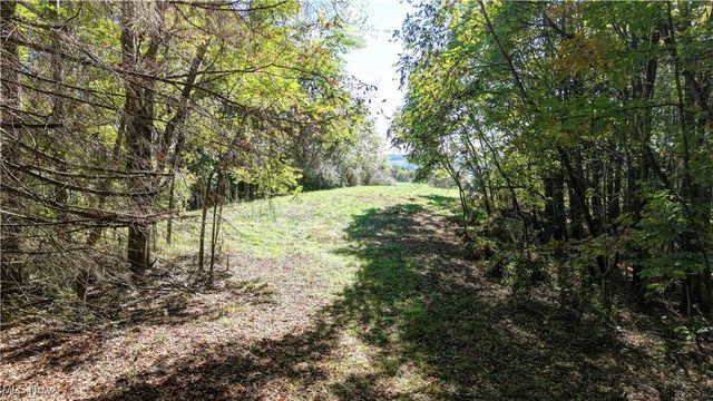 577 May Valley Road SW, New Philadelphia, OH 44663