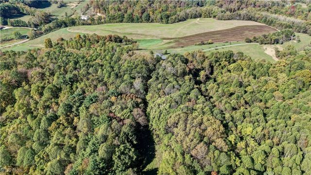 577 May Valley Road SW, New Philadelphia, OH 44663