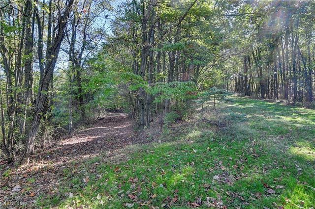 577 May Valley Road SW, New Philadelphia, OH 44663