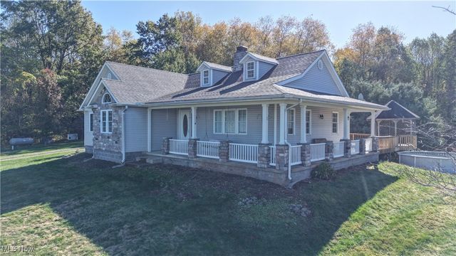 577 May Valley Road SW, New Philadelphia, OH 44663