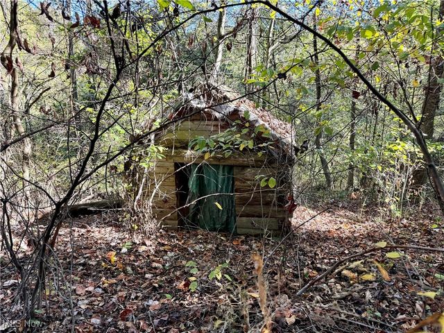 577 May Valley Road SW, New Philadelphia, OH 44663