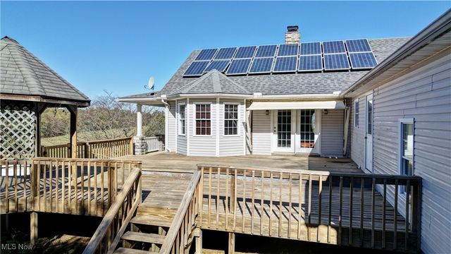 577 May Valley Road SW, New Philadelphia, OH 44663