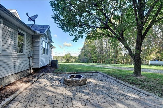 577 May Valley Road SW, New Philadelphia, OH 44663