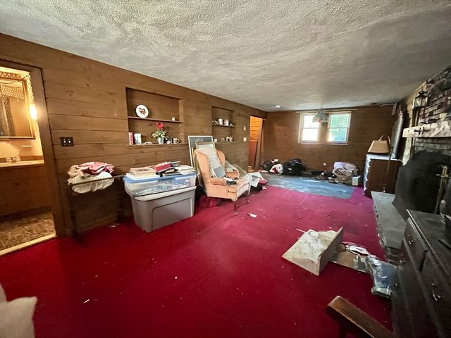 2 Lauren Rd, Plymouth, MA 02360