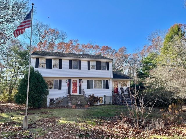 2 Lauren Rd, Plymouth, MA 02360