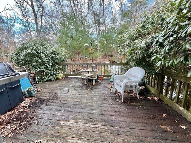 2 Lauren Rd, Plymouth, MA 02360