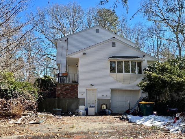 2 Lauren Rd, Plymouth, MA 02360