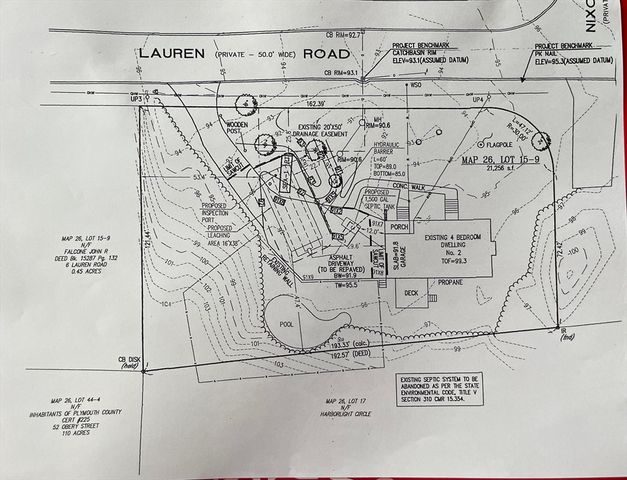 2 Lauren Rd, Plymouth, MA 02360