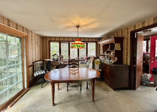 2 Lauren Rd, Plymouth, MA 02360