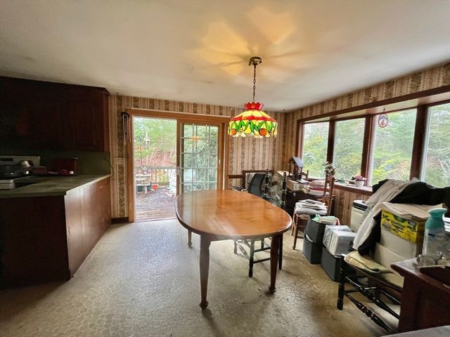 2 Lauren Rd, Plymouth, MA 02360